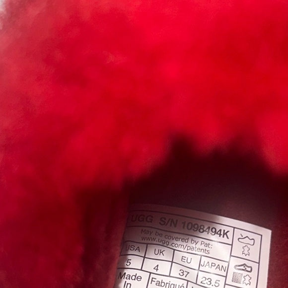 UGG FLUFF YEAH SLIPPER SIZE 5 - Picture 3 of 3